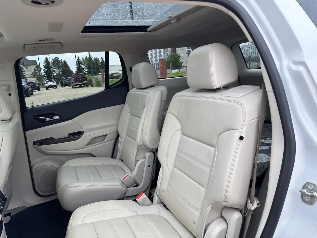 GMC Acadia снимка GMC Acadia