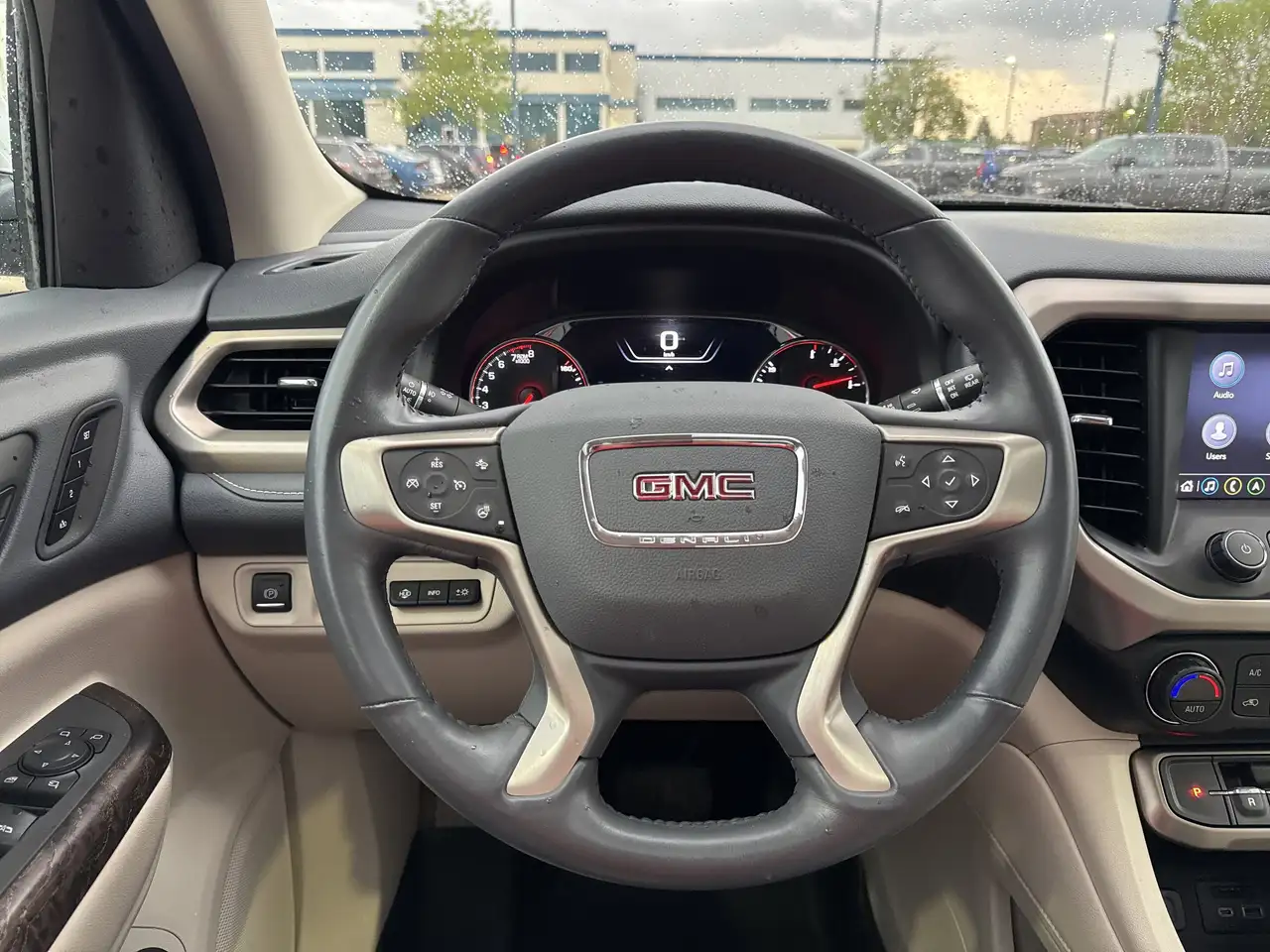 GMC Acadia снимка GMC Acadia