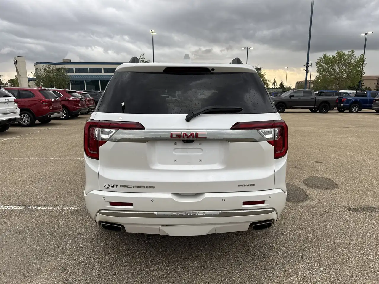 GMC Acadia снимка GMC Acadia