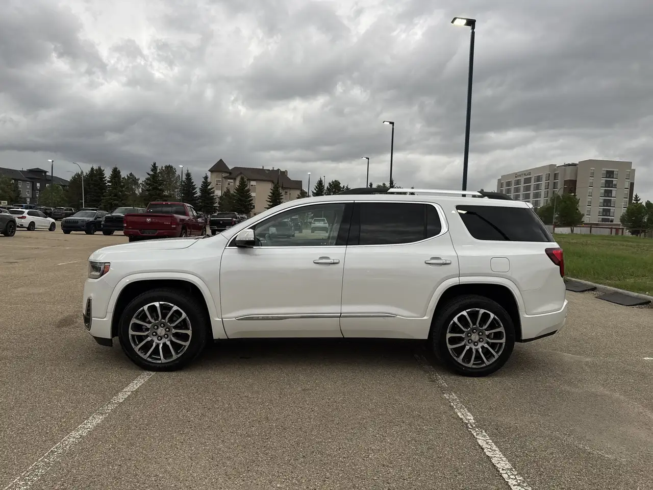 GMC Acadia снимка GMC Acadia