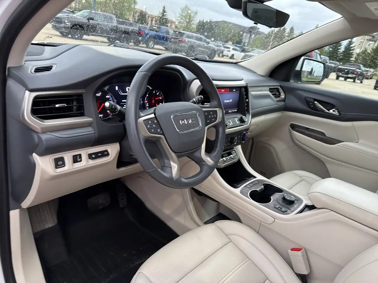 GMC Acadia снимка GMC Acadia