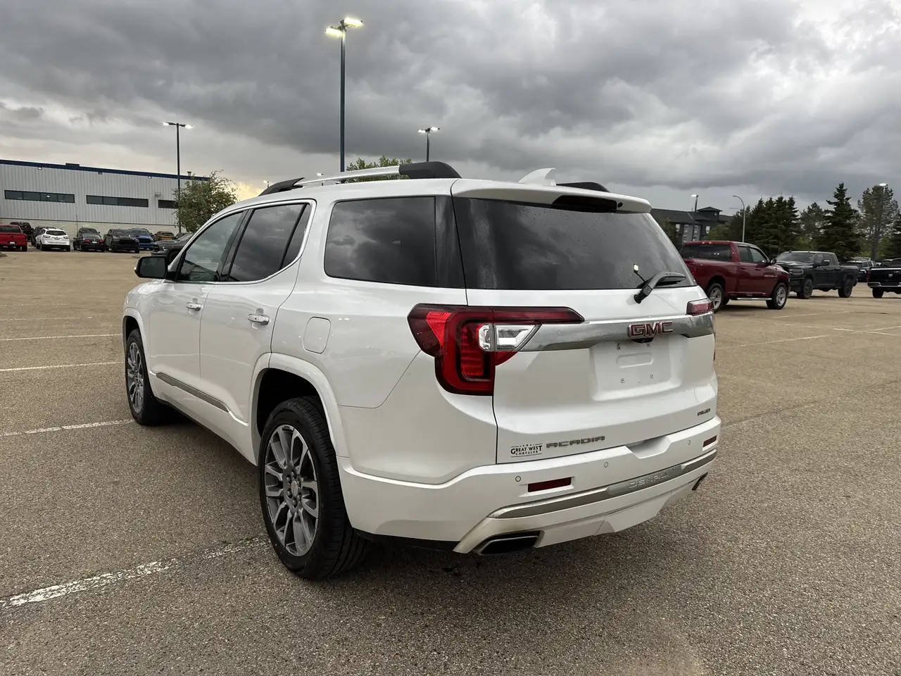 GMC Acadia снимка GMC Acadia