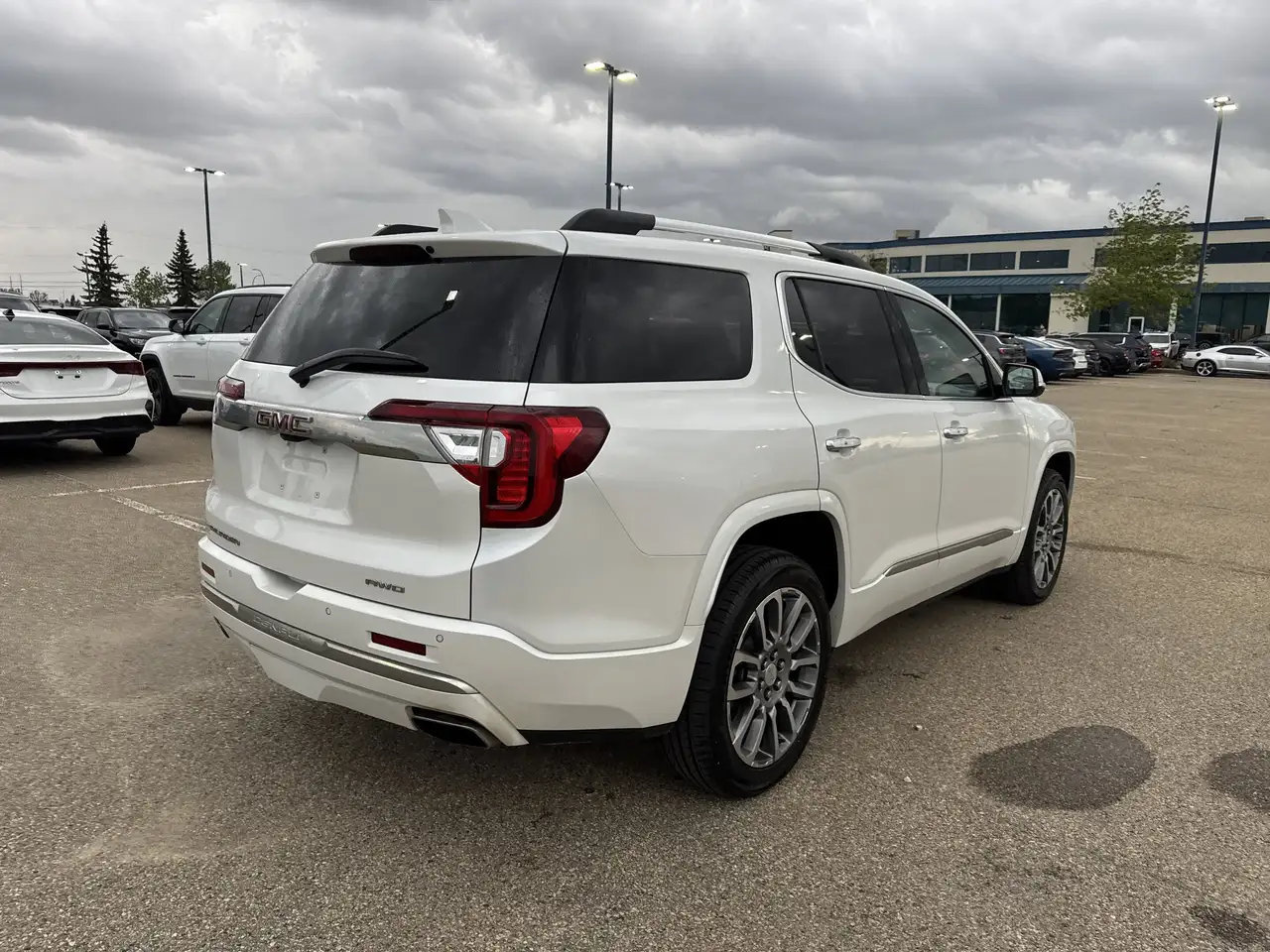 GMC Acadia снимка GMC Acadia