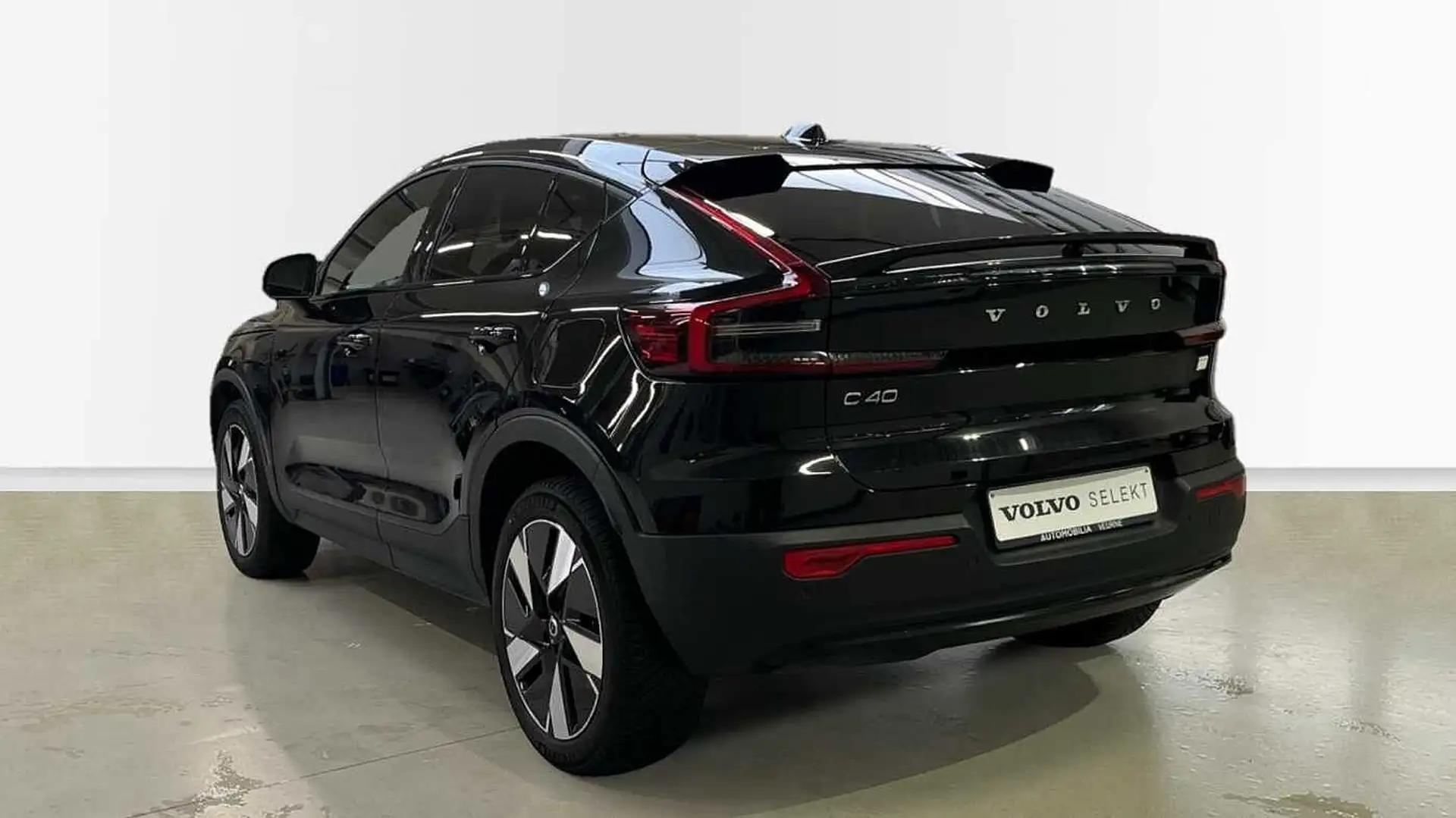 Volvo C40 Recharge Core, Single Motor Extended Range | Adapt Noir - 2