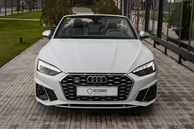 Audi A5 view 3