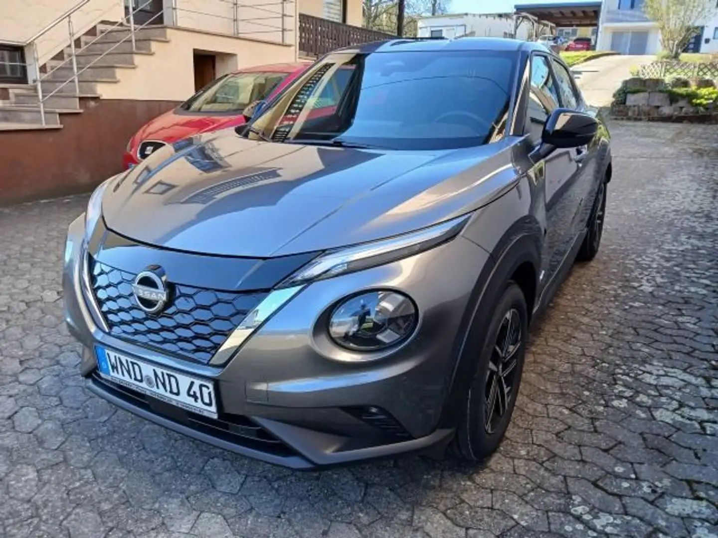 Nissan Juke 1.6 4AMT Hybrid N-Connecta Navi beheizb. Fr Gris - 2