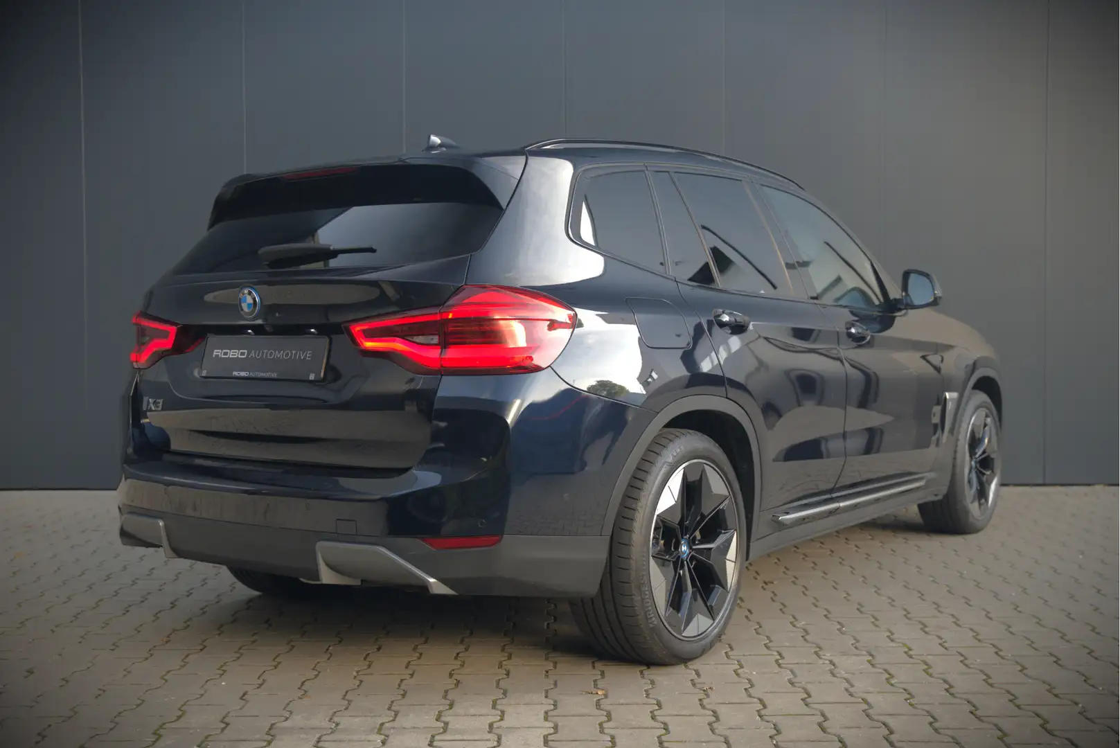 BMW iX3 High Executive 80 kWh | Panoramadak | Keyless | St Noir - 2
