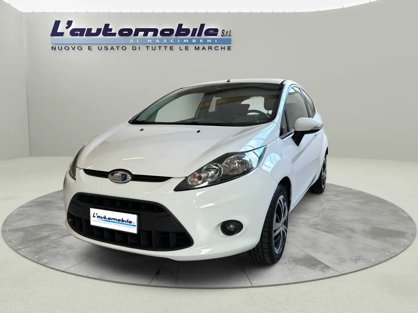 Ford Fiesta 1.2 16v + 82cv Blanc - 2