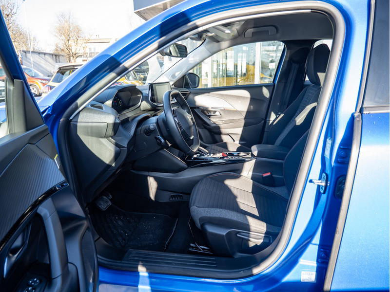 Peugeot e-2008 Active Pack 136 — photo 10