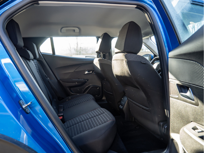 Peugeot e-2008 Active Pack 136 — photo 8