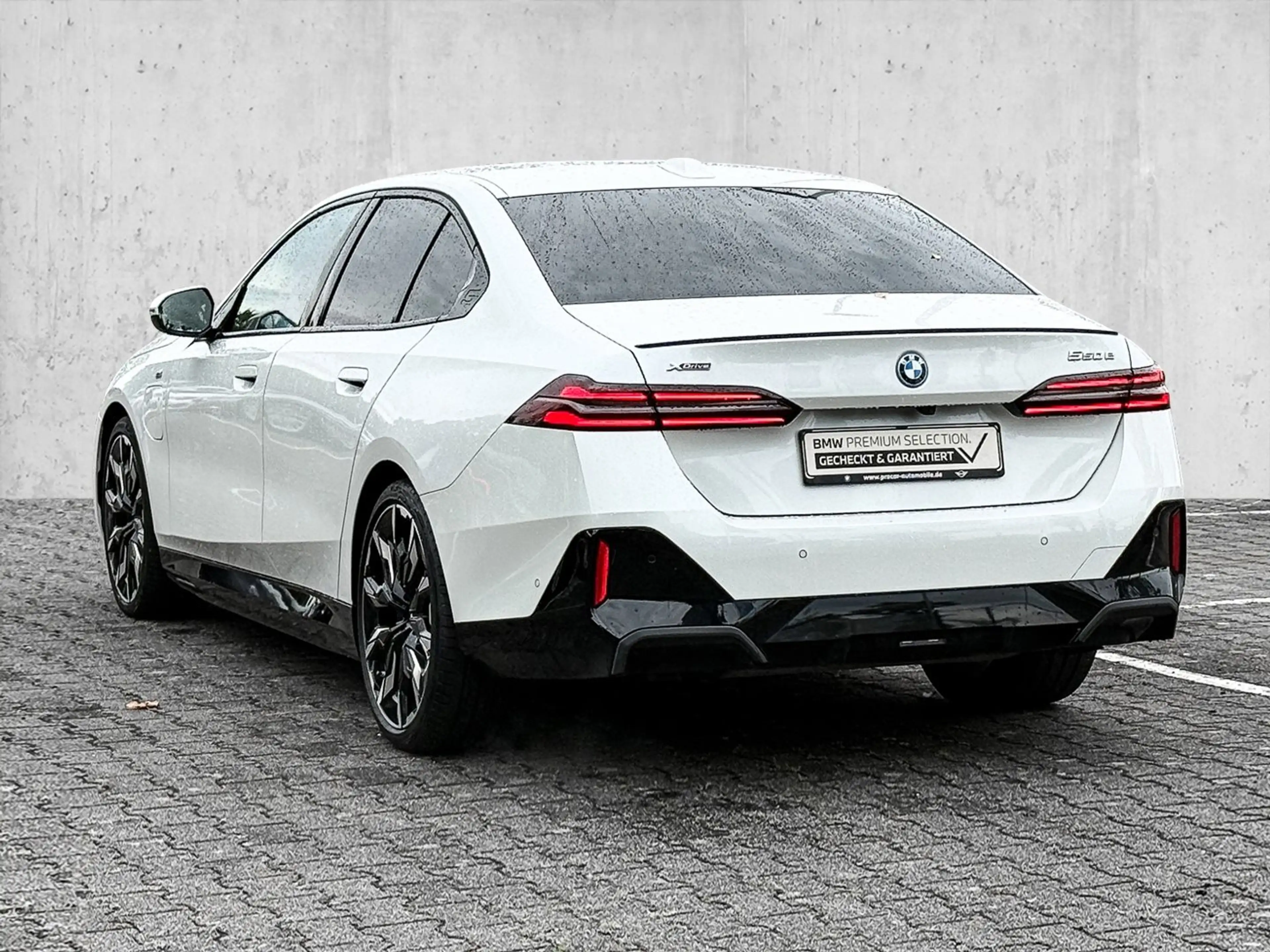 BMW 550 e xDrive M Sport HUD ACC RFK NAVI LED DAB PA — photo 2