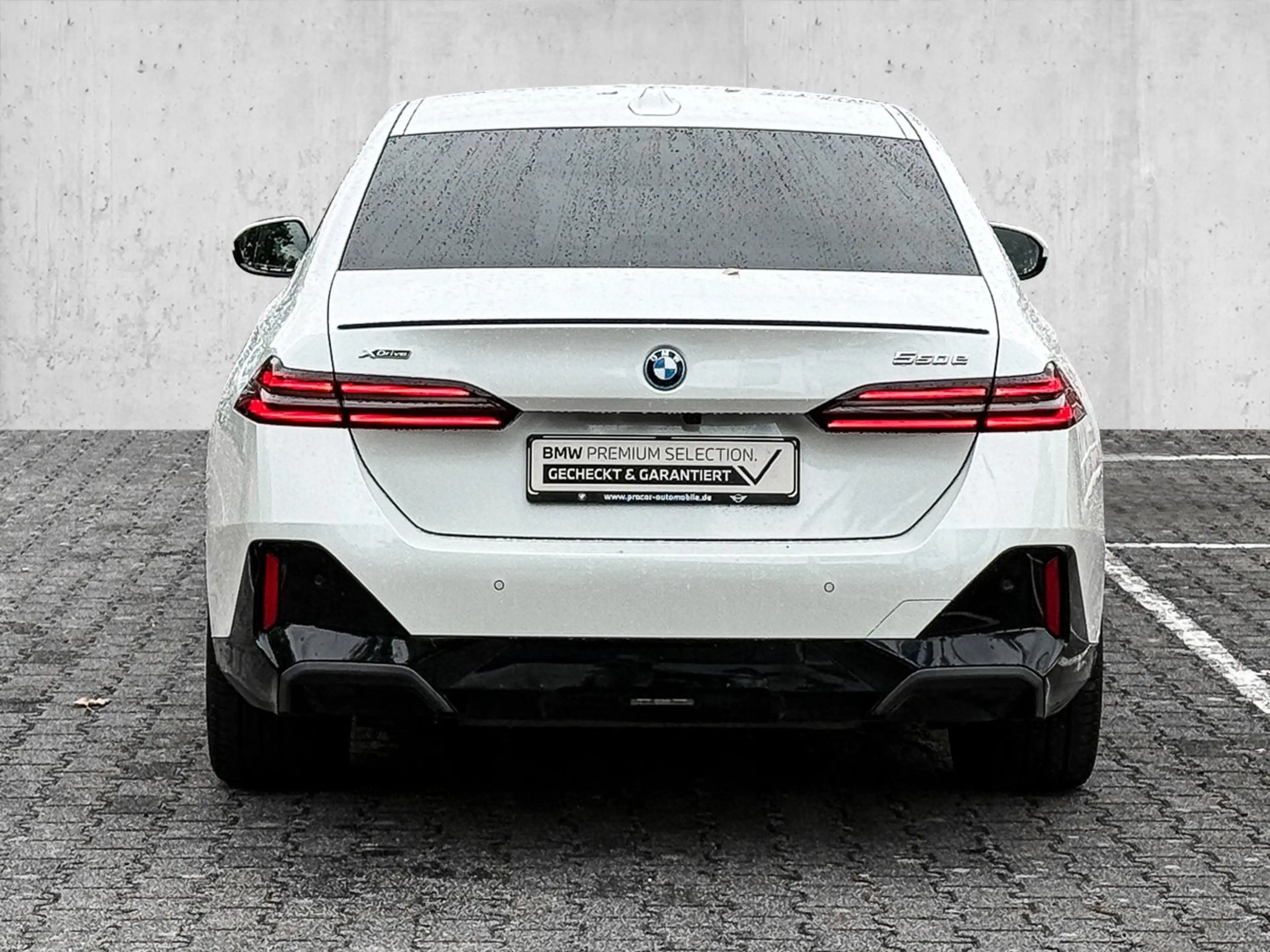 BMW 550 e xDrive M Sport HUD ACC RFK NAVI LED DAB PA — photo 4