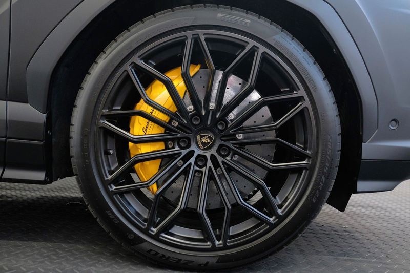 Lamborghini Urus SE/AD PERSONAM MATT/B&O/PANO/STYLE/23`ZOLL — photo 9