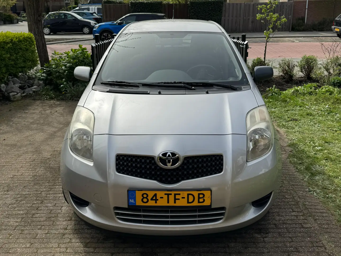 Toyota Yaris 1.3 VVTi Sol MMT Срібний - 1