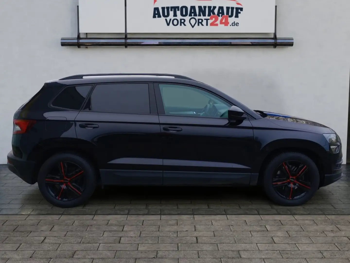 Skoda Karoq Ambition 1.5 TSI*DSG* Klima Navi Einparkhilfe Nero - 2