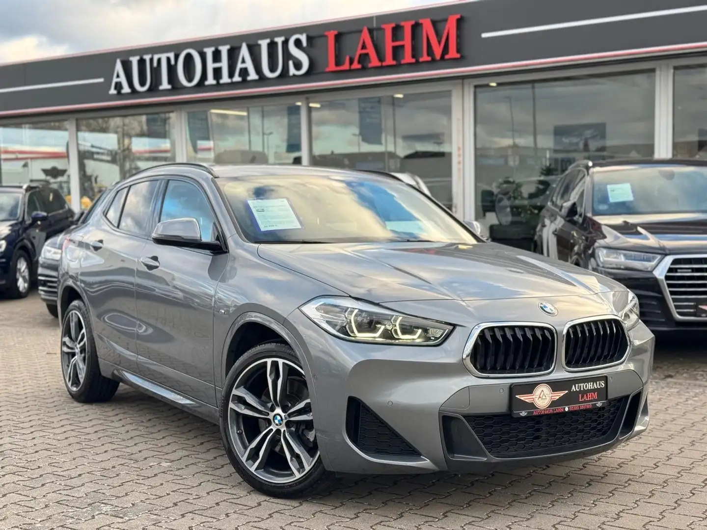 BMW X2 xDrive 20i"M-SPORT-AUTOMATIC"KEYLESS*DAB*LED* Grau - 1
