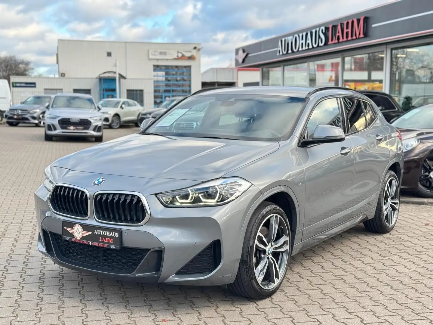 BMW X2 xDrive 20i"M-SPORT-AUTOMATIC"KEYLESS*DAB*LED* Grau - 2