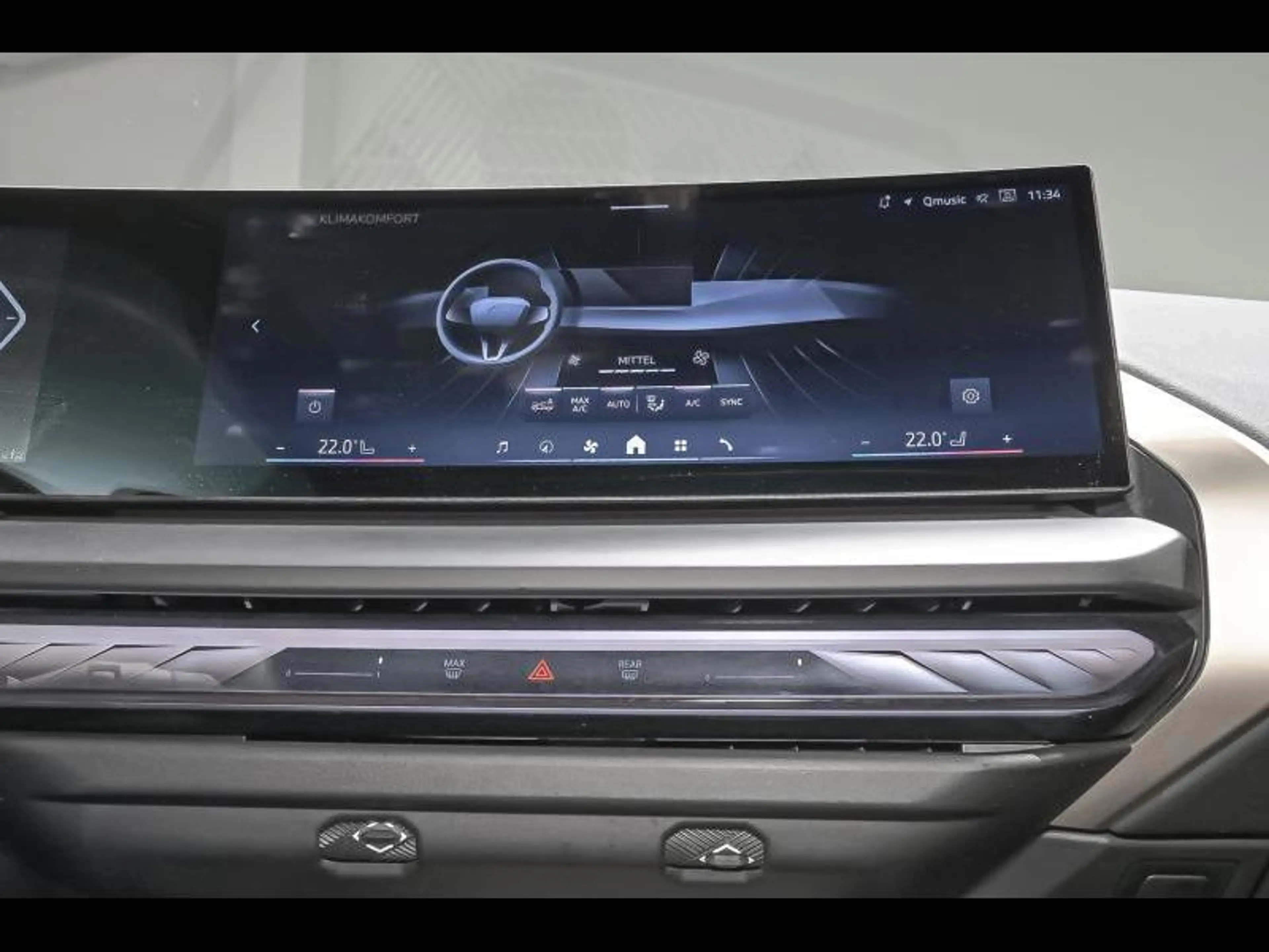 BMW X3 xDrive20i — photo 12