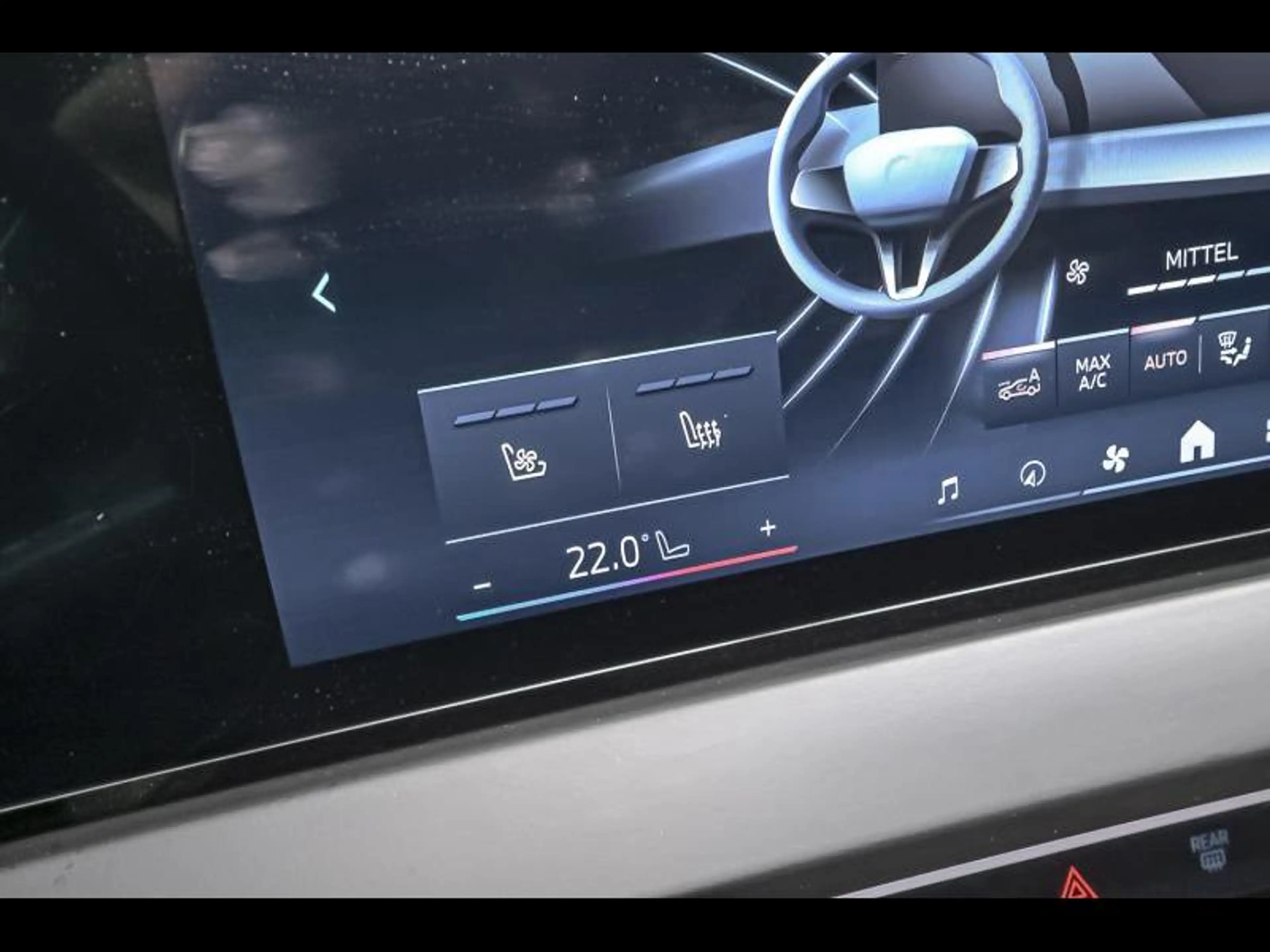 BMW X3 xDrive20i — photo 13