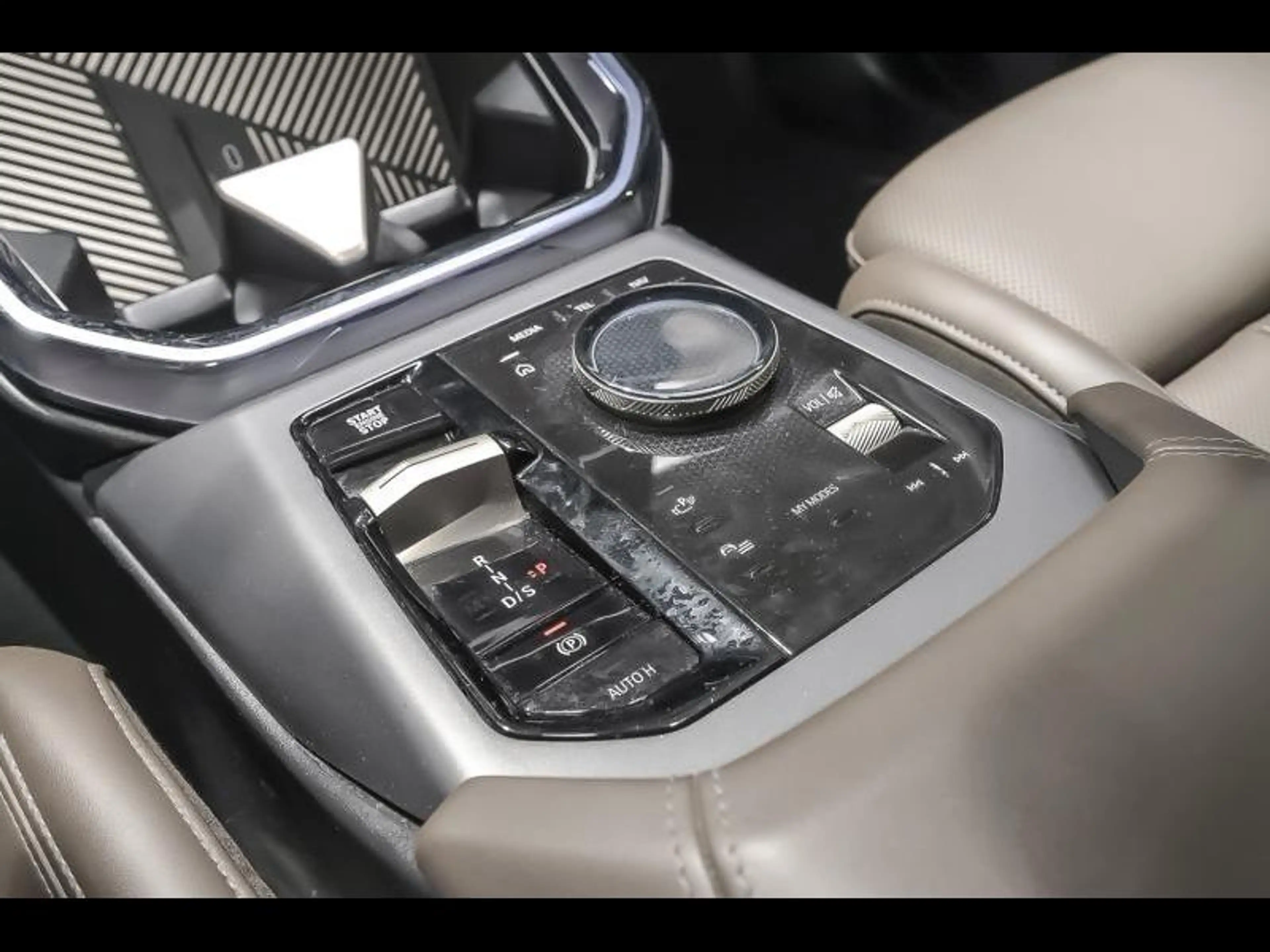 BMW X3 xDrive20i — photo 11
