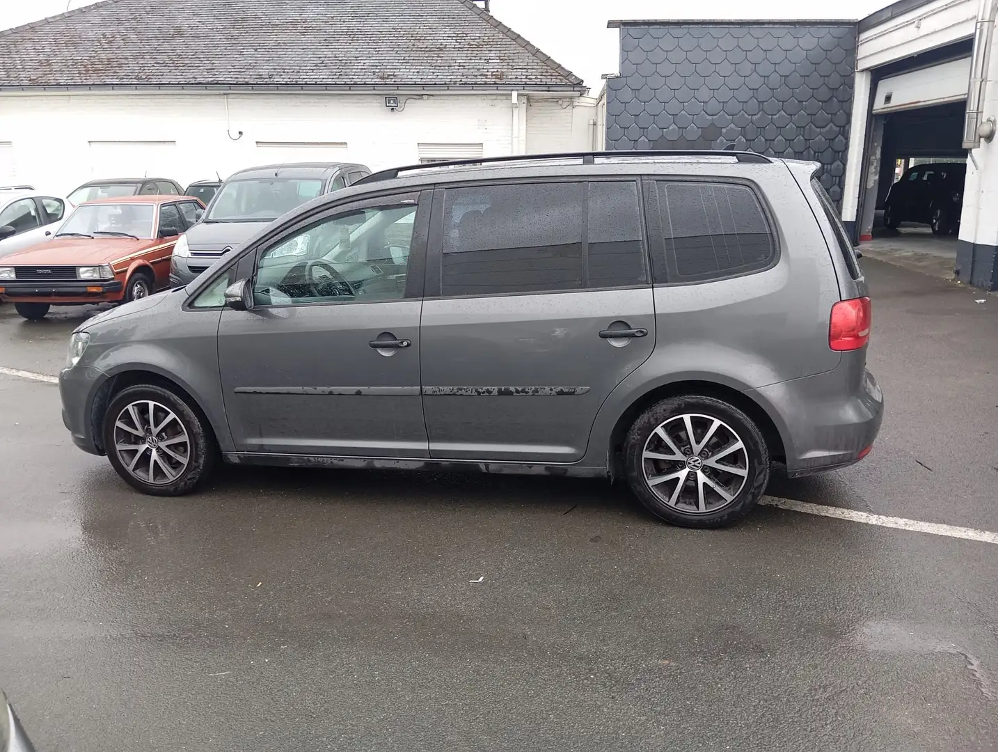 Volkswagen Touran 1.6 CR TDi Highline Brons - 2