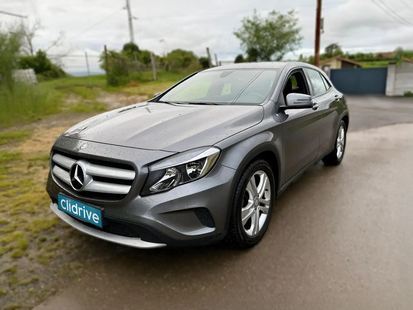 Mercedes-Benz GLA 200 200d Urban Gris - 2
