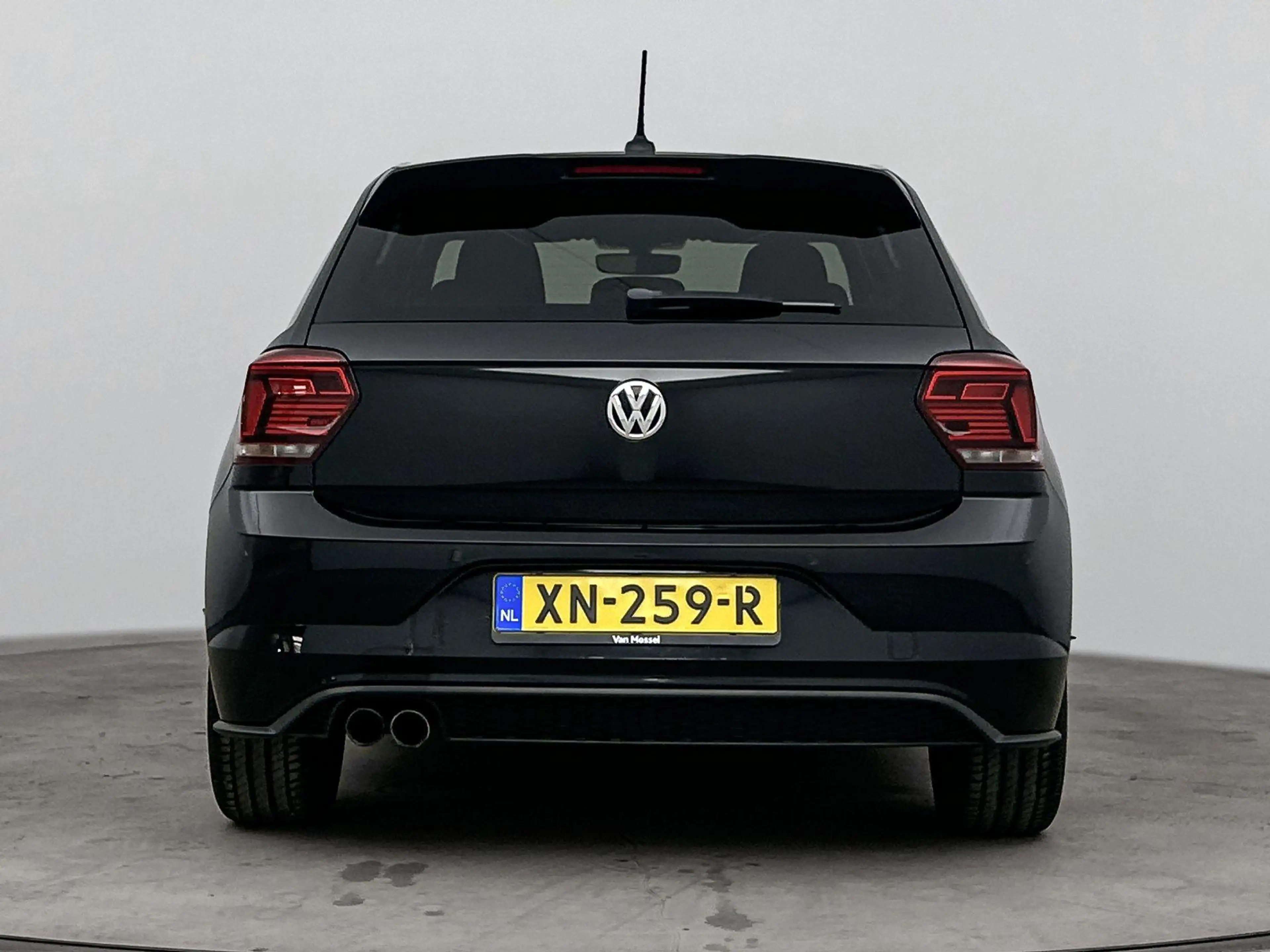Volkswagen Polo GTI 2.0 TSI — photo 3