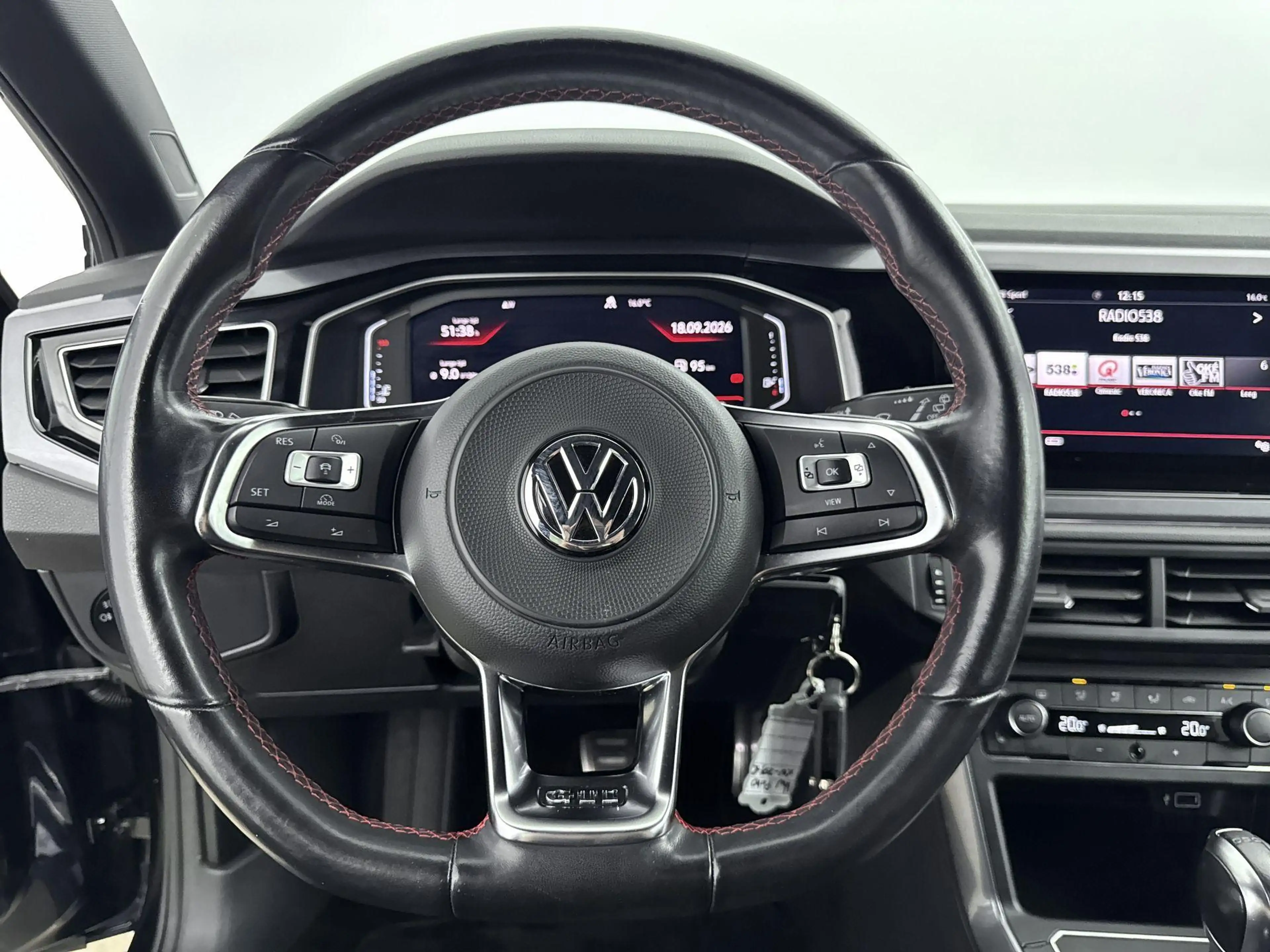 Volkswagen Polo GTI 2.0 TSI — photo 10
