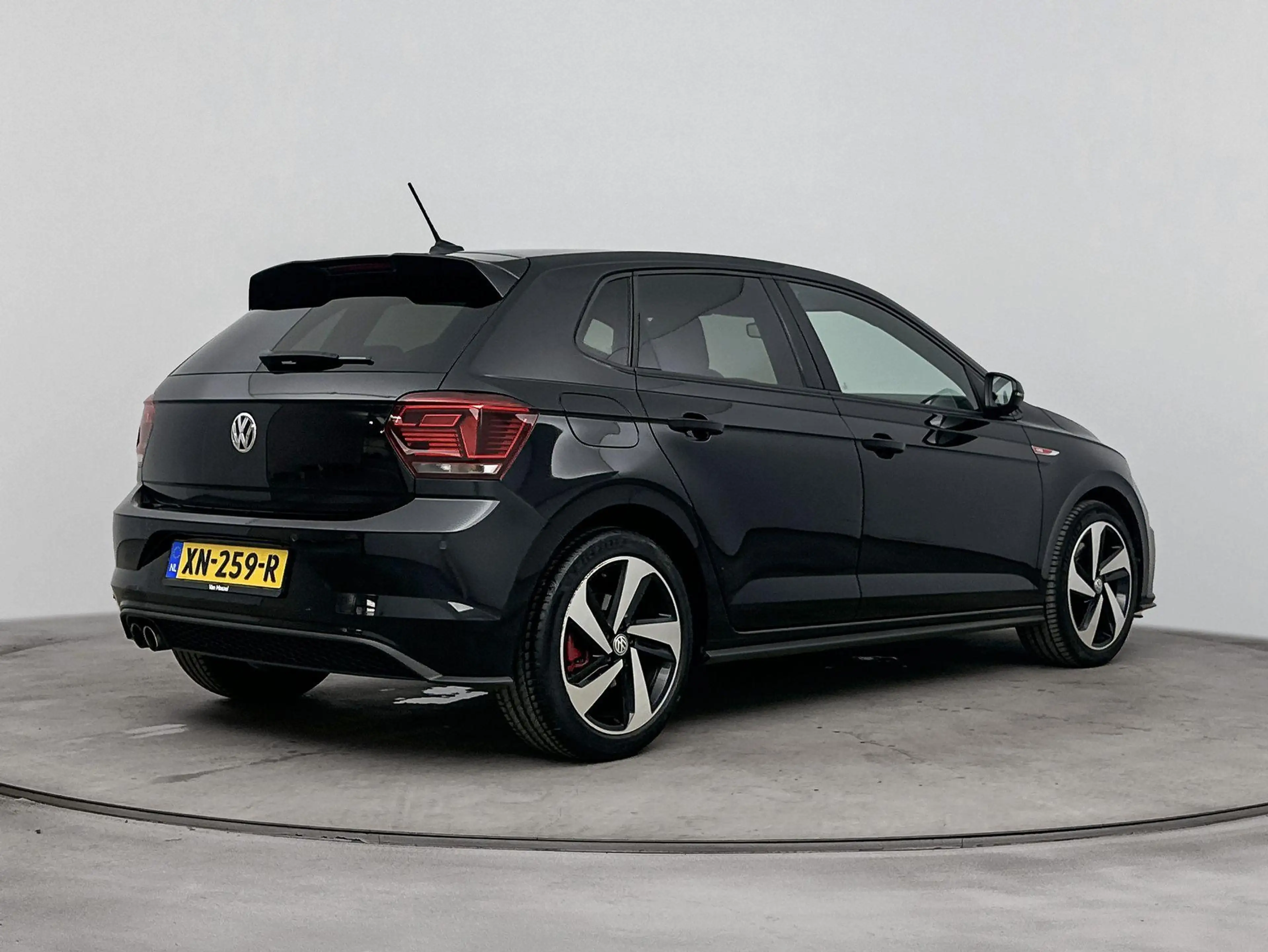 Volkswagen Polo GTI 2.0 TSI — photo 4