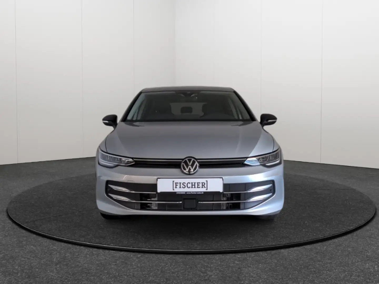 Volkswagen Golf VIII 2.0TDI DSG Goal LED AHK Navi SHZ Rear View AC Silber - 2