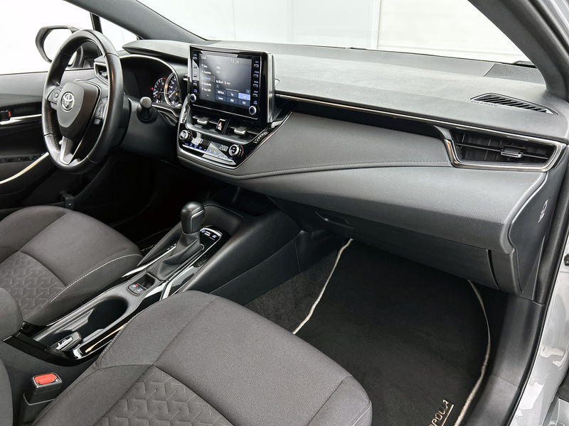 Toyota Corolla 1.8 Hybrid Active | Apple CarPlay/Android Auto | C — photo 6
