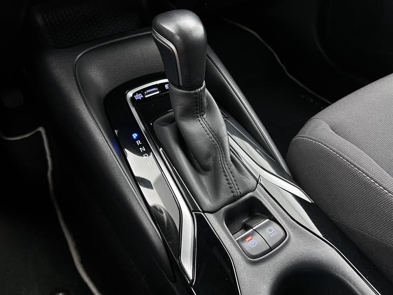 Toyota Corolla 1.8 Hybrid Active | Apple CarPlay/Android Auto | C — photo 13