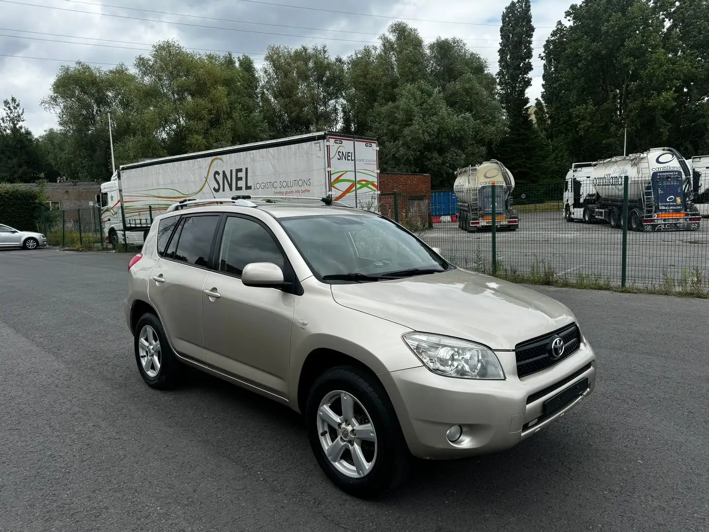 Toyota RAV 4 2.0vvti cuir jante boîte automatique FUL option Or - 1
