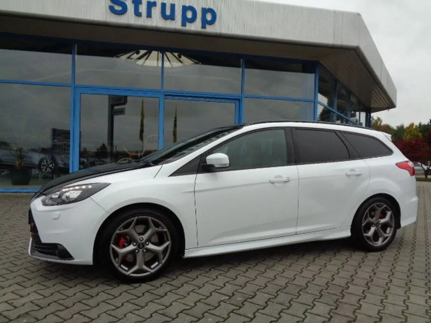 Ford Focus Turnier ST Xenon/Sony/Winterpaket/Scheckh. Weiß - 2