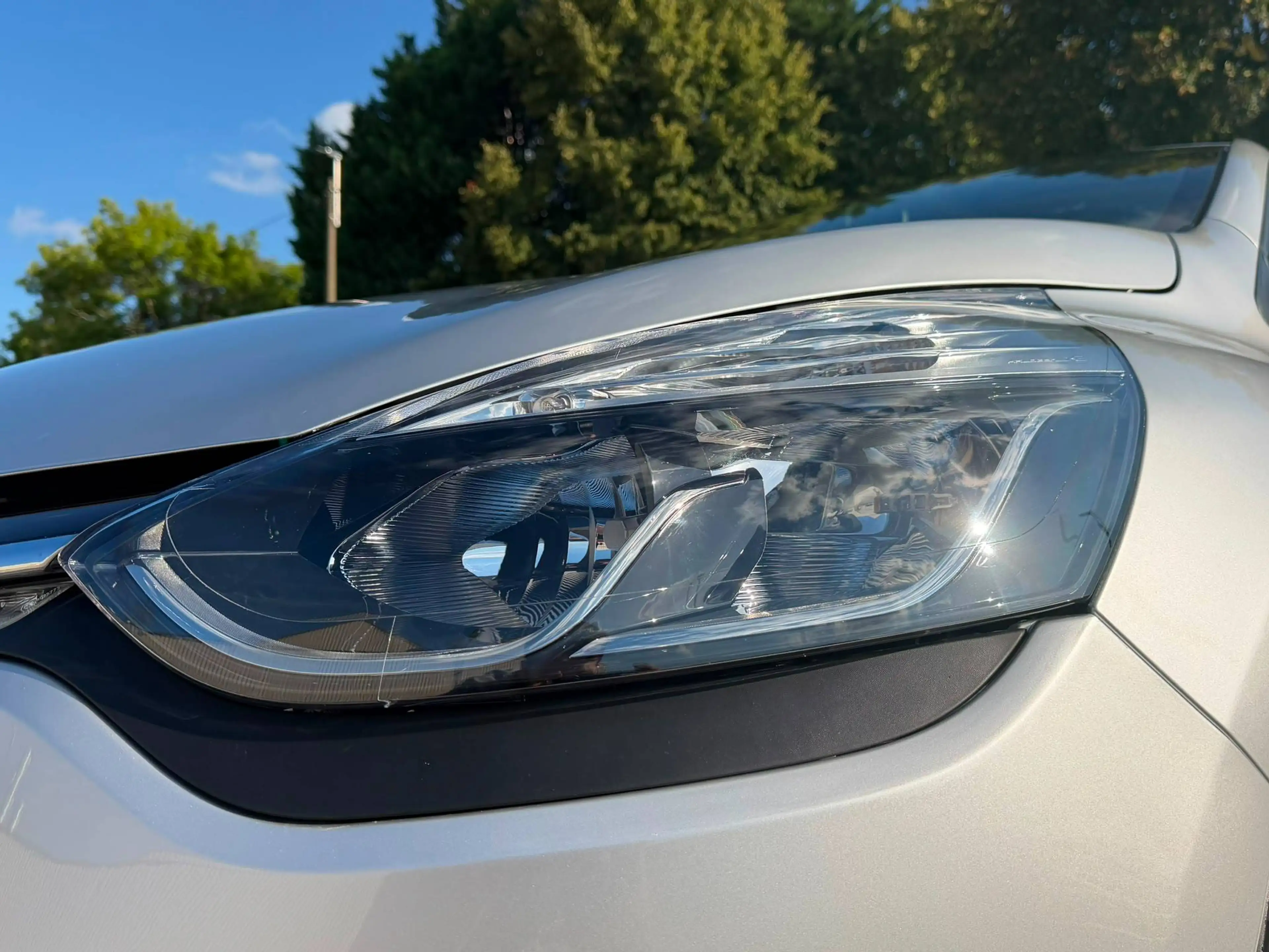 Renault Clio Clio 1.2 TCe Expression EDC — photo 5