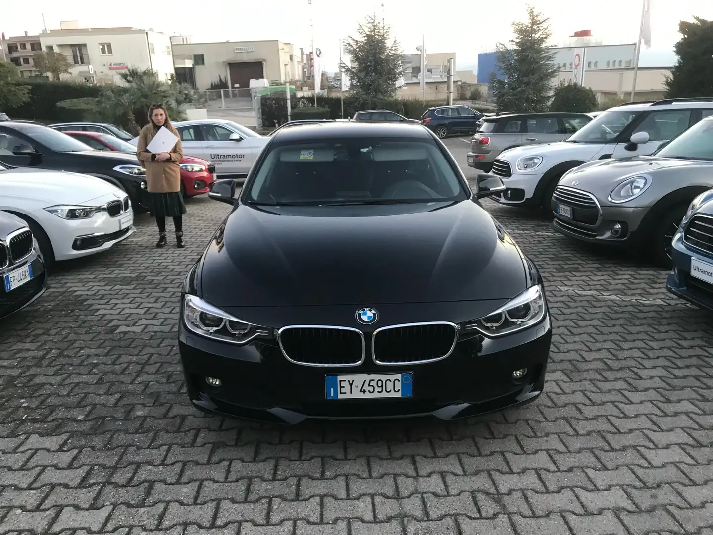 BMW 318 318d Touring Business auto Noir - 1