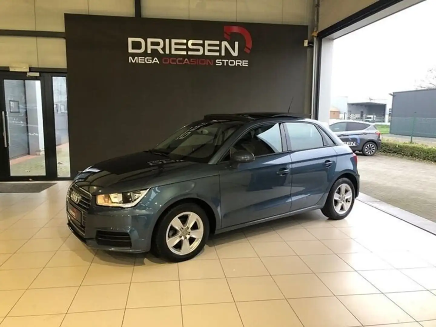 Audi A1 TFSi S-Tronic   BIJ DRIESEN IN BREE    089/461610 Blauw - 1