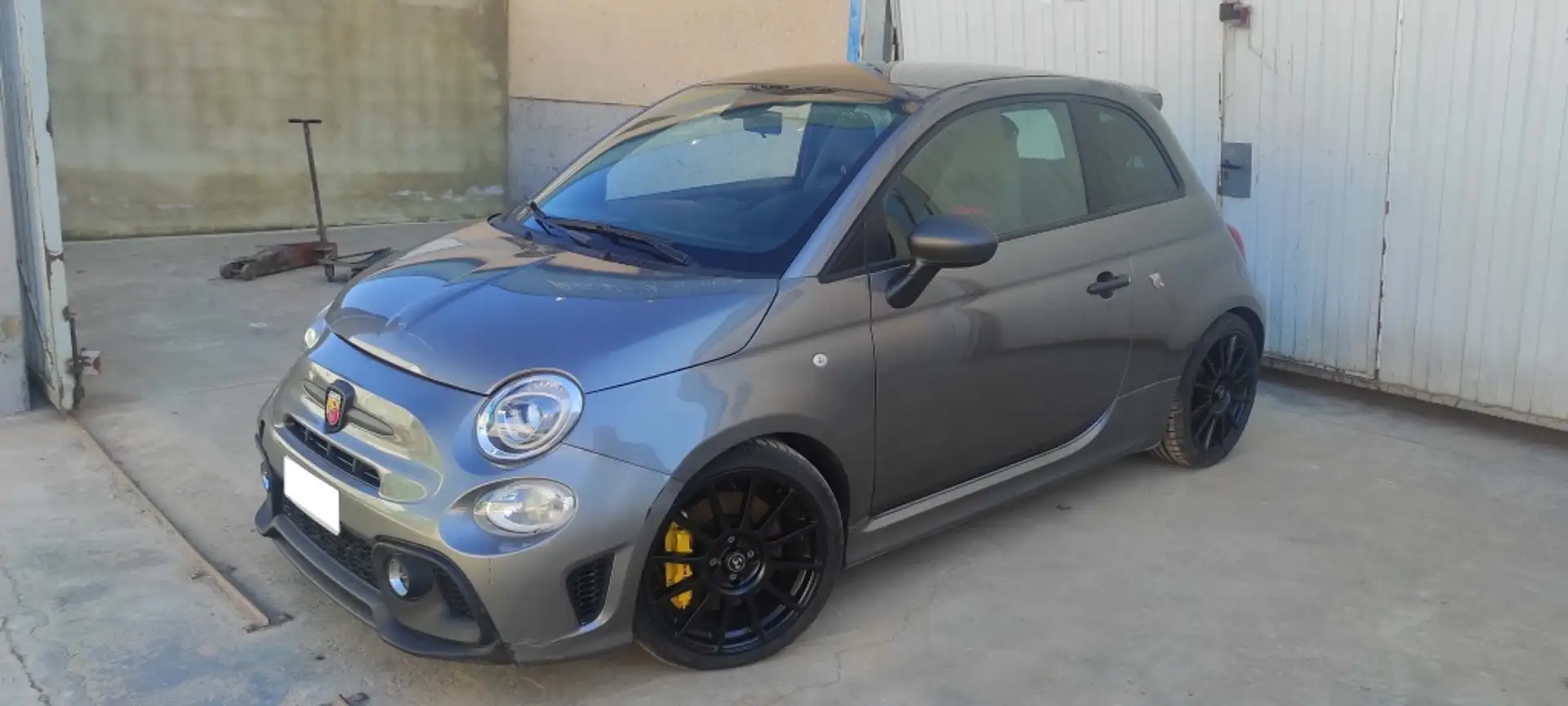 Abarth 695C 1.4T JET 132KW Gris - 2