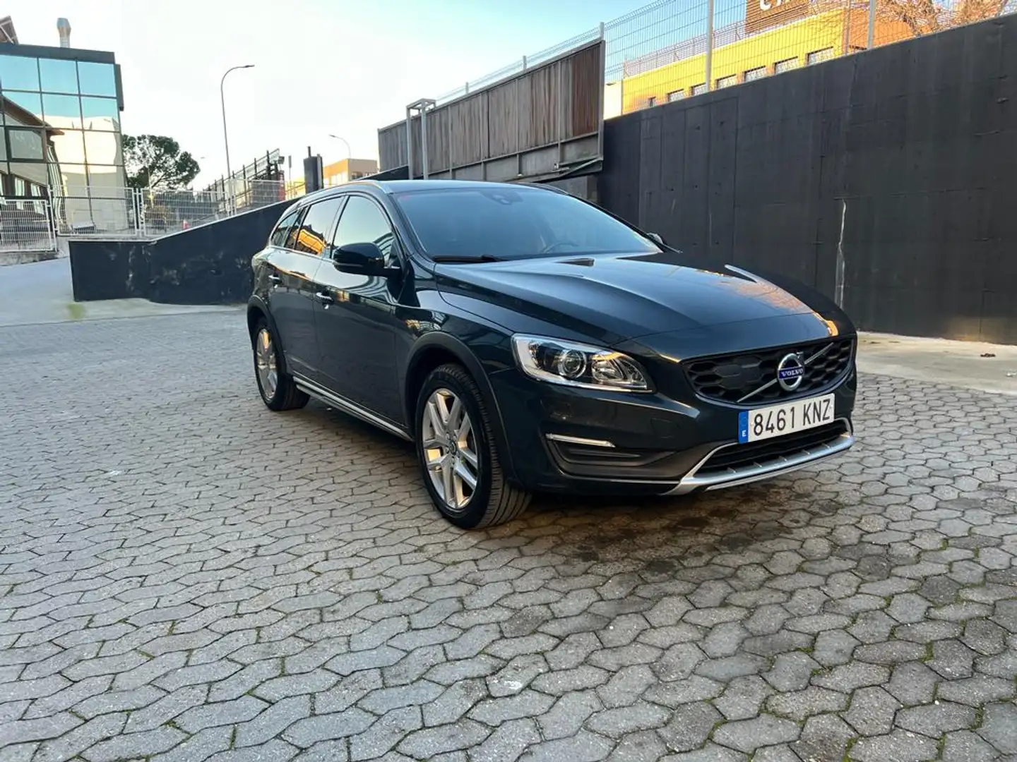 Volvo V60 Cross Country D3 Gris - 1