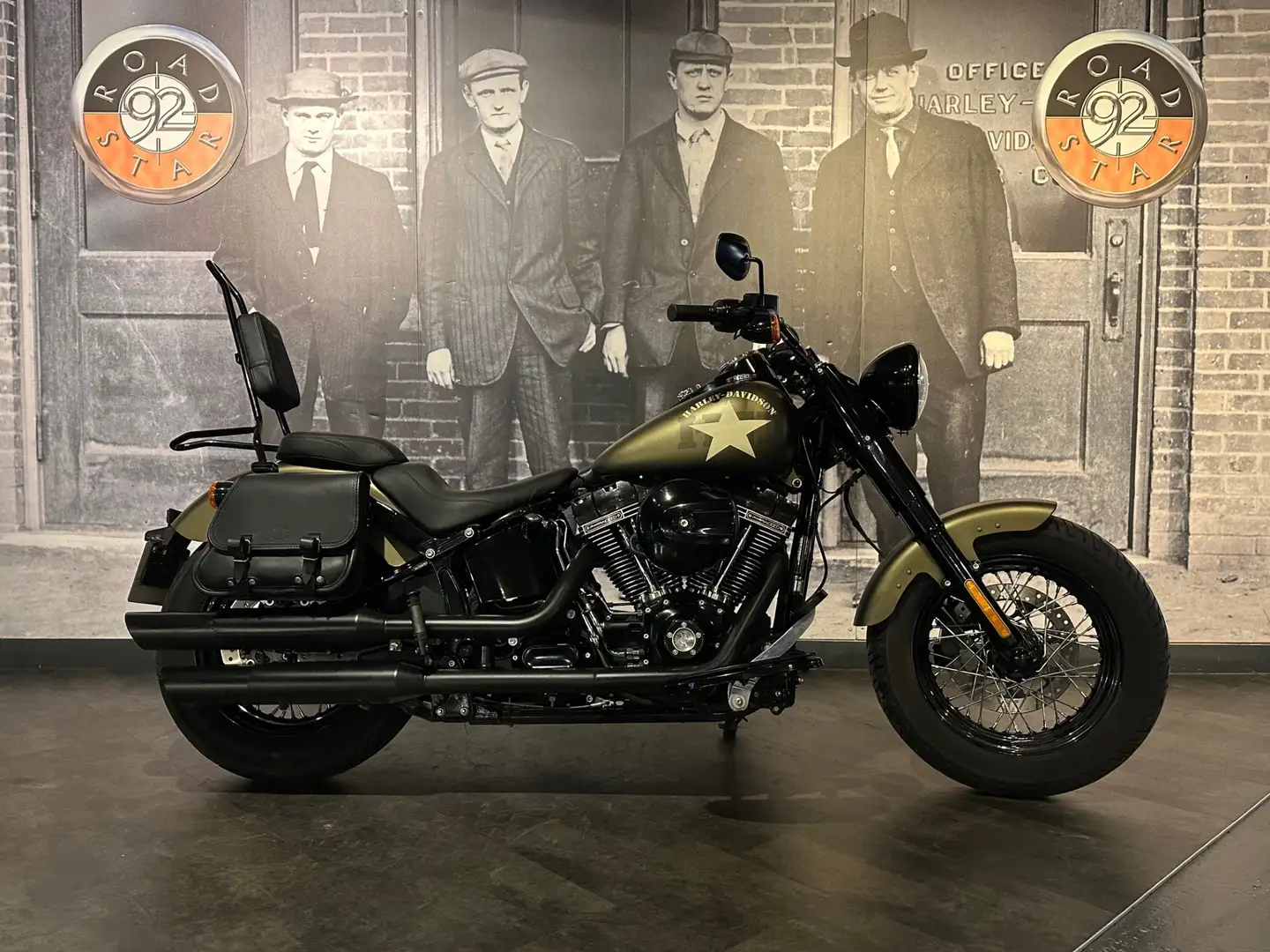 Harley-Davidson Softail Slim Vert - 1
