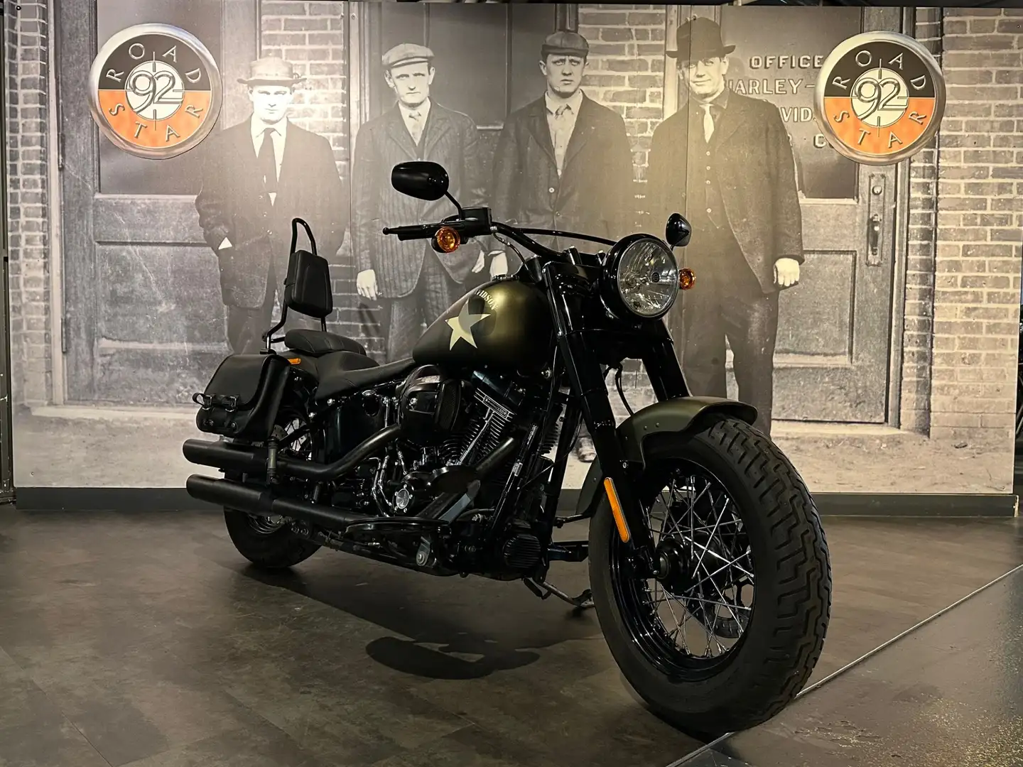 Harley-Davidson Softail Slim Vert - 2