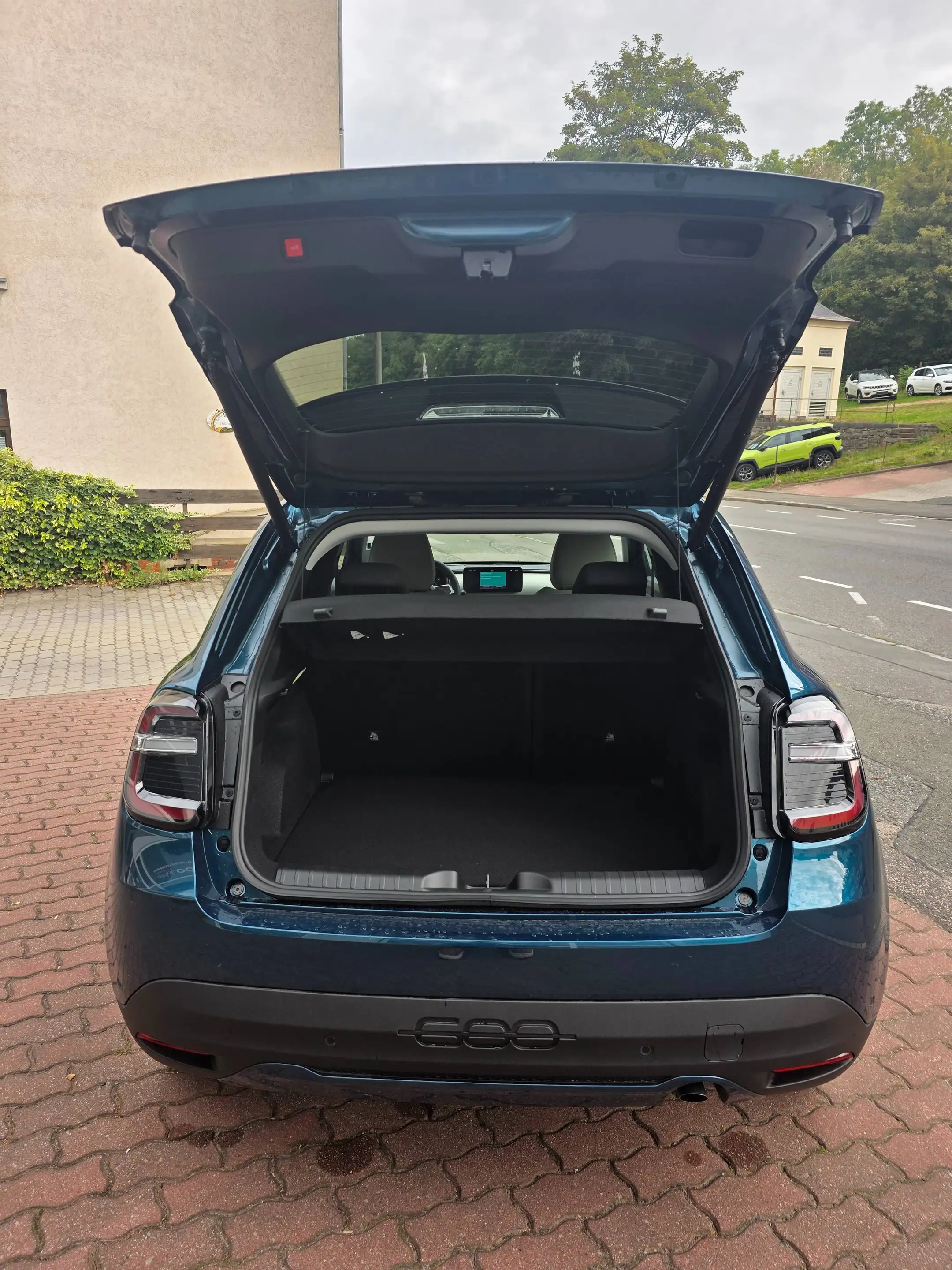 Fiat 600 Hybrid La Prima — photo 14