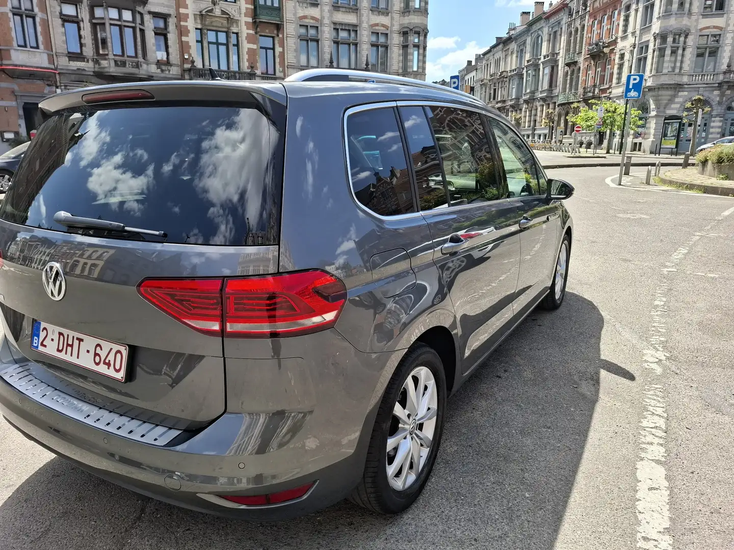 Volkswagen Touran 1.6 TDI 115 BMT 7pl R-Line - 1