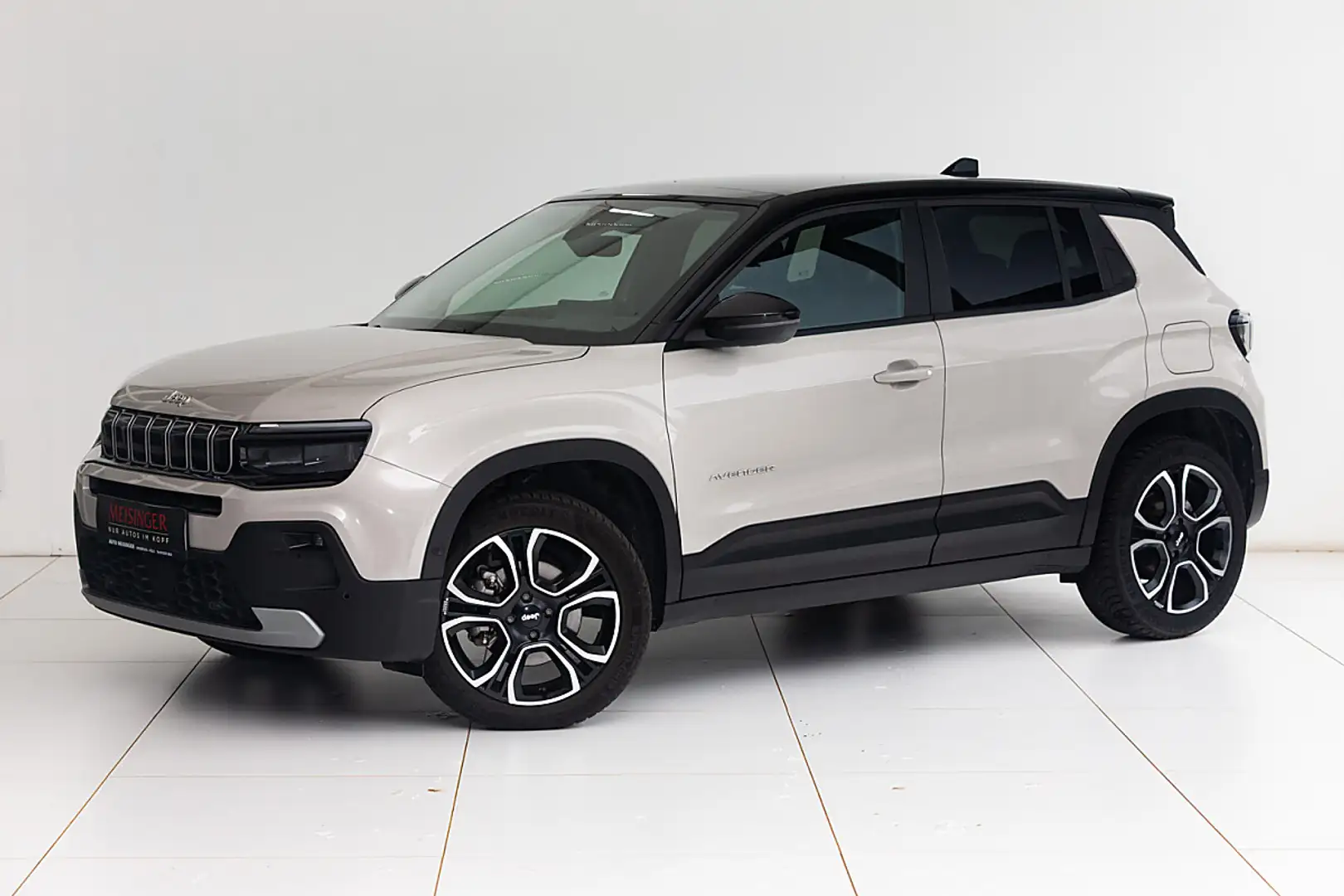 Jeep Avenger 1.2 Mild-Hybrid Summit Mild-Hybrid Grau - 1