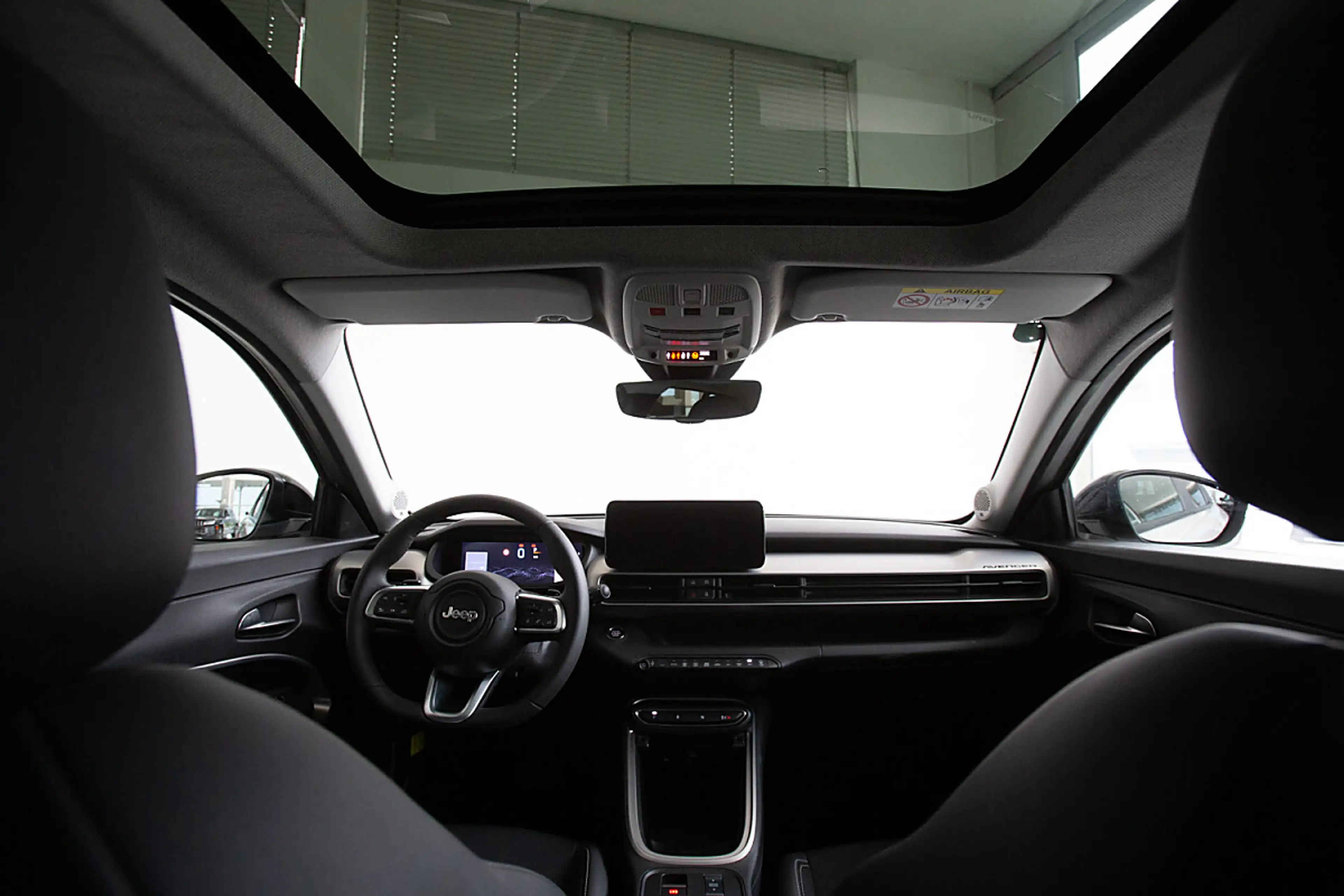 Jeep Avenger 1.2 Mild-Hybrid Summit Mild-Hybrid — photo 14