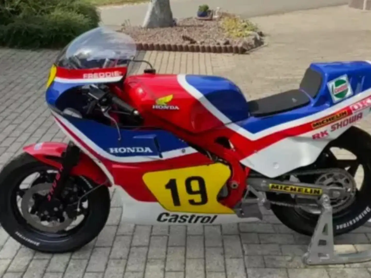 Honda VF 500 crvena - 2