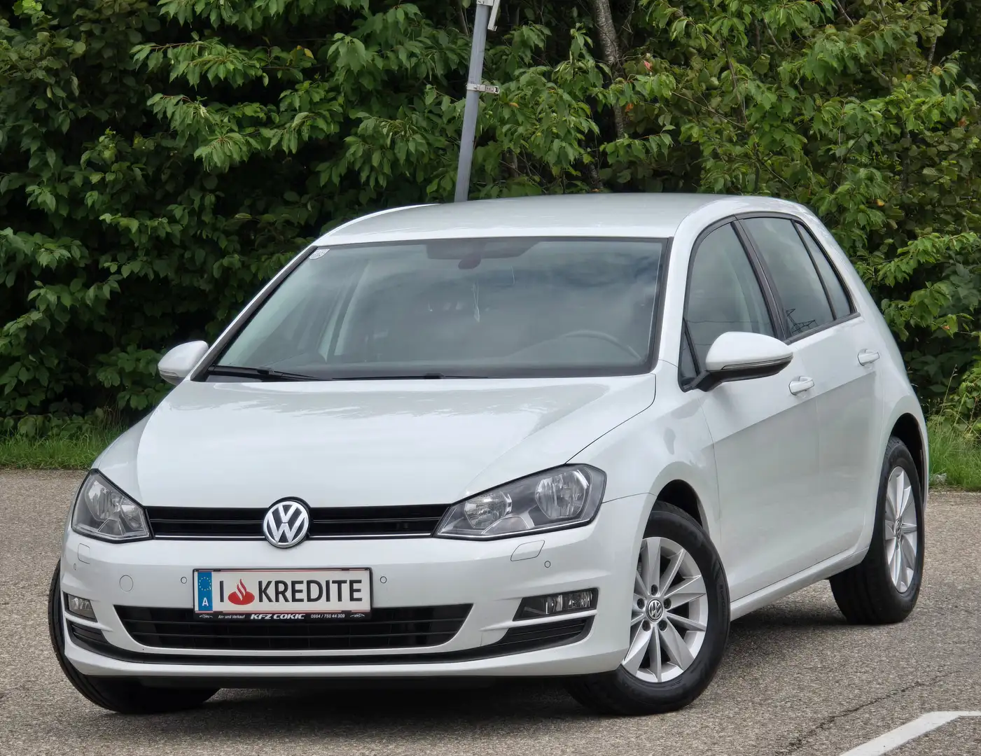 Volkswagen Golf Top*Kredit*Tempomat*Sitzheizung*Pickerl bis 01/26. Blanco - 1