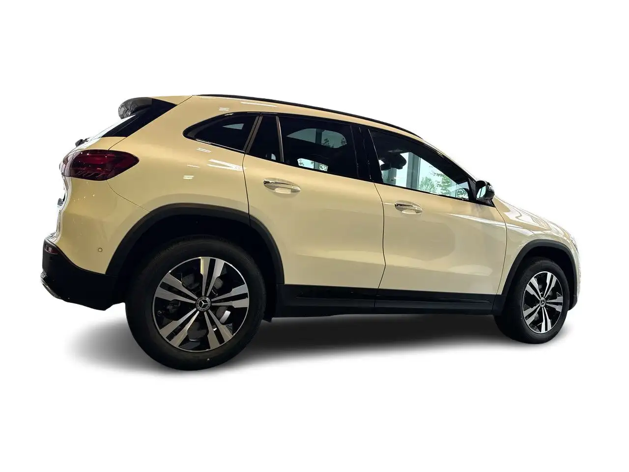 Mercedes-Benz GLA снимка Mercedes-Benz GLA