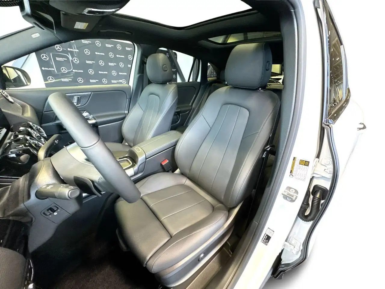 Mercedes-Benz GLA снимка Mercedes-Benz GLA