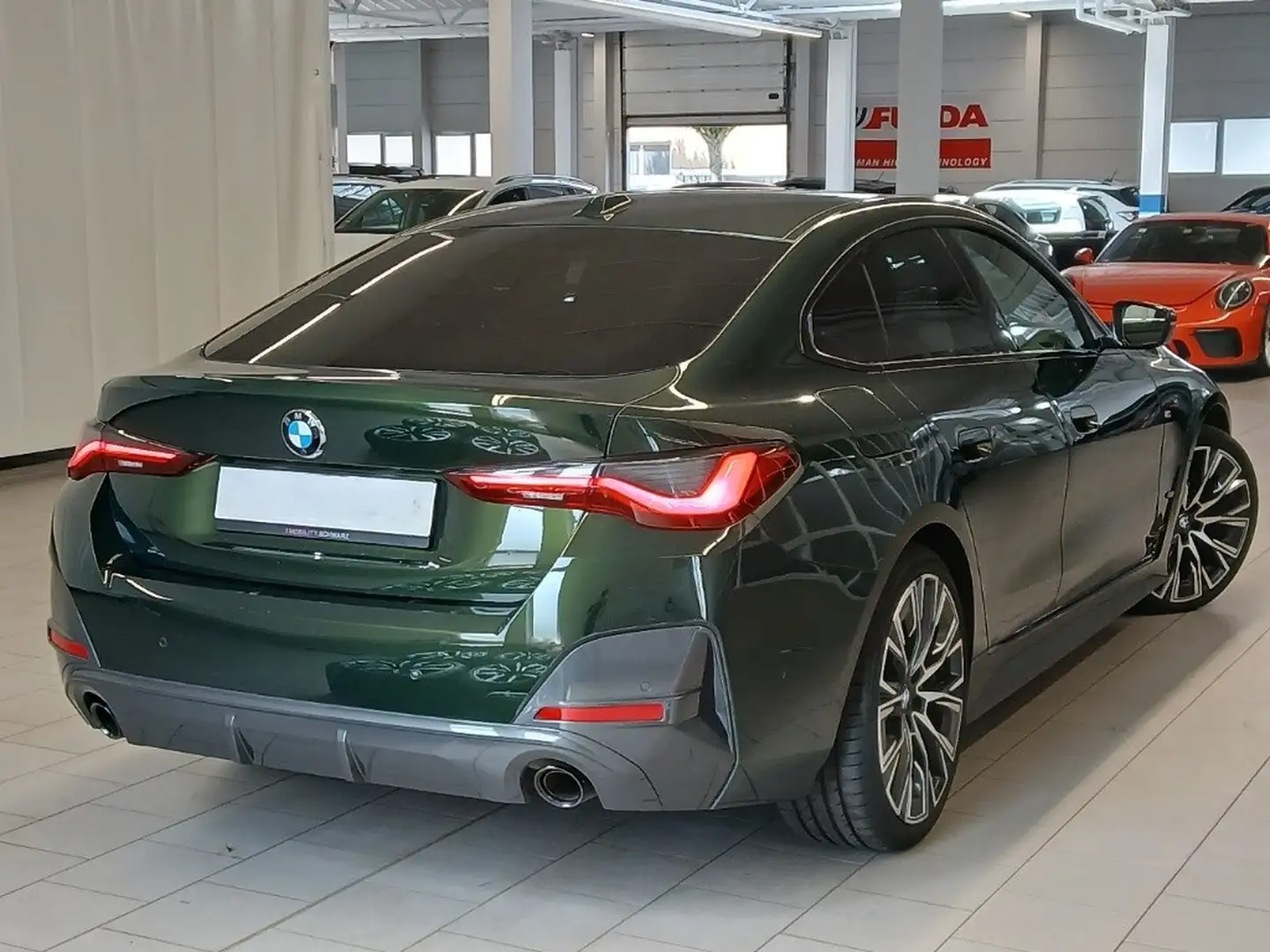 BMW 420 d Gran Coupe xDrive M Sport HUD/STNDHZNG/H&K Grün - 2